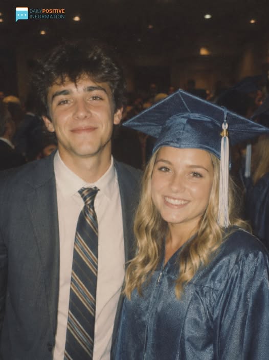 My High School Crush Handed Me A Note At Graduation—I Finally Read It 14 Years Later